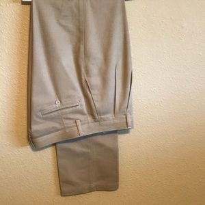 Wrangler Riata pants 33x34